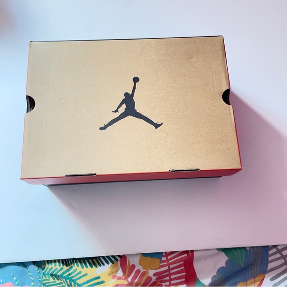 Air Jordan 12 Retro "Reverse Flu Game" sneakers - Picture 5 of 5